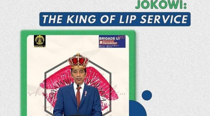 The King of Lip Service Menggoyang